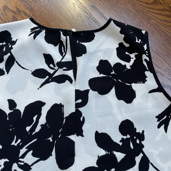 Vince Camuto top - Picture 8 of 10